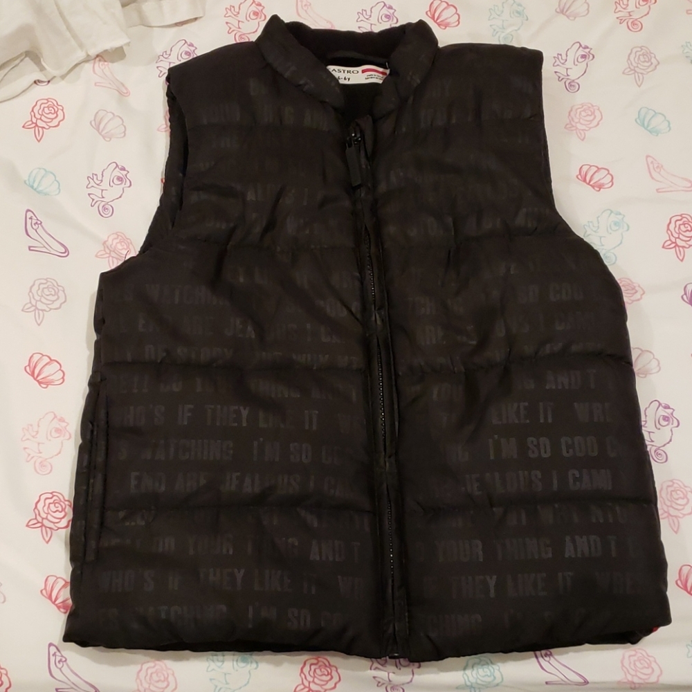 Fox vest never worn